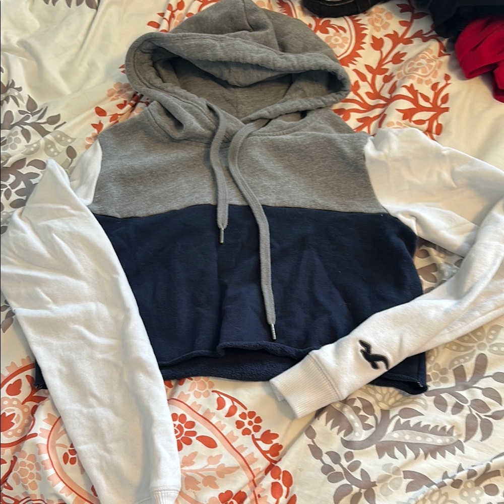 Women's Gray and Navy Medium Hollister Hoodie Sweater